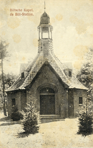 8532 Gezicht op de voorzijde van de Biltsche Kapel aan de Boslaan 3 te Bilthoven.N.B. In 1952 is de naam Biltsche Kapel ...